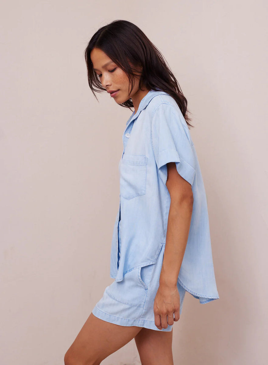 Bella Dahl SHORT SLEEVE POCKET BUTTON DOWN Bella Maas Boutique