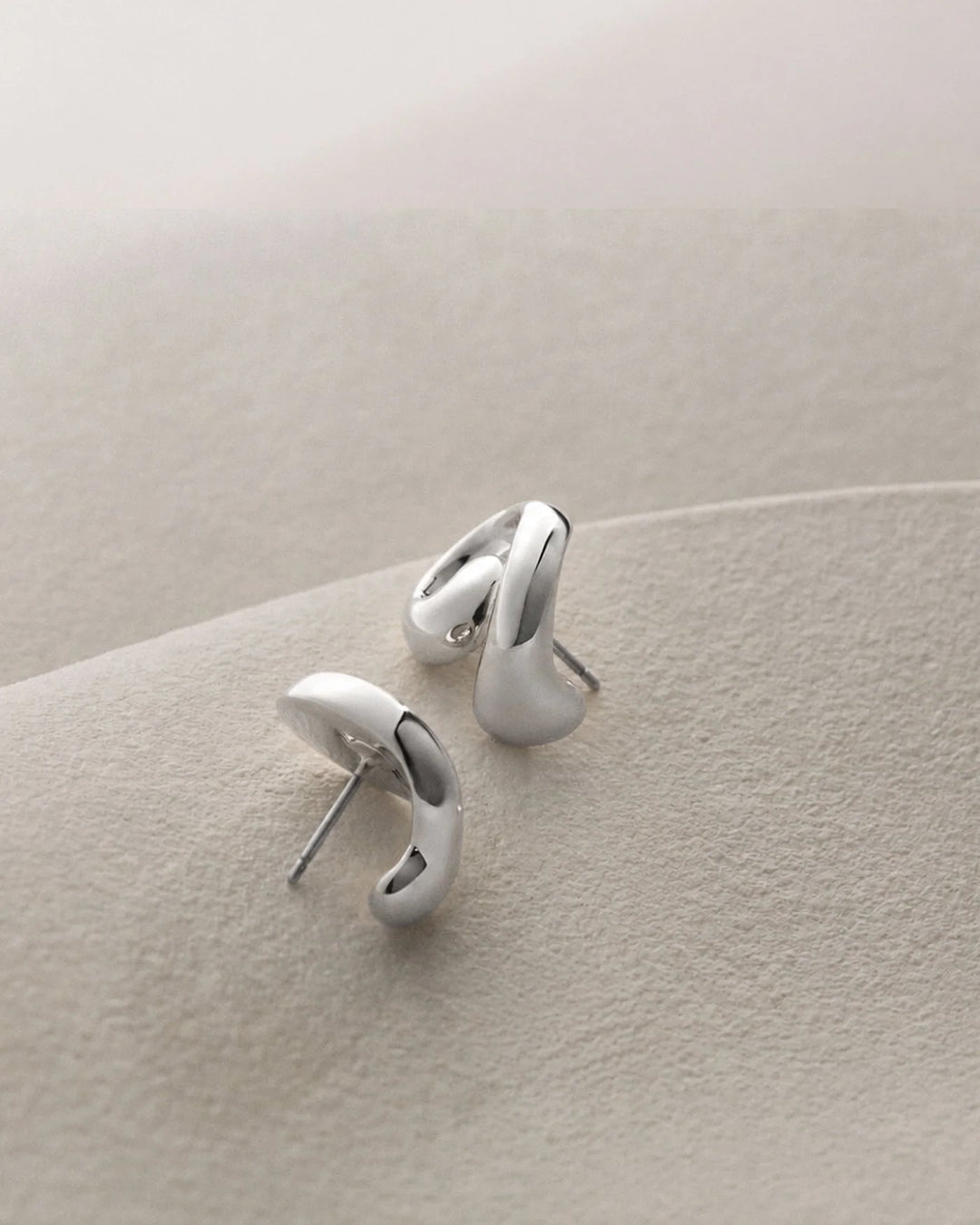 SMALL GIO EARRINGS