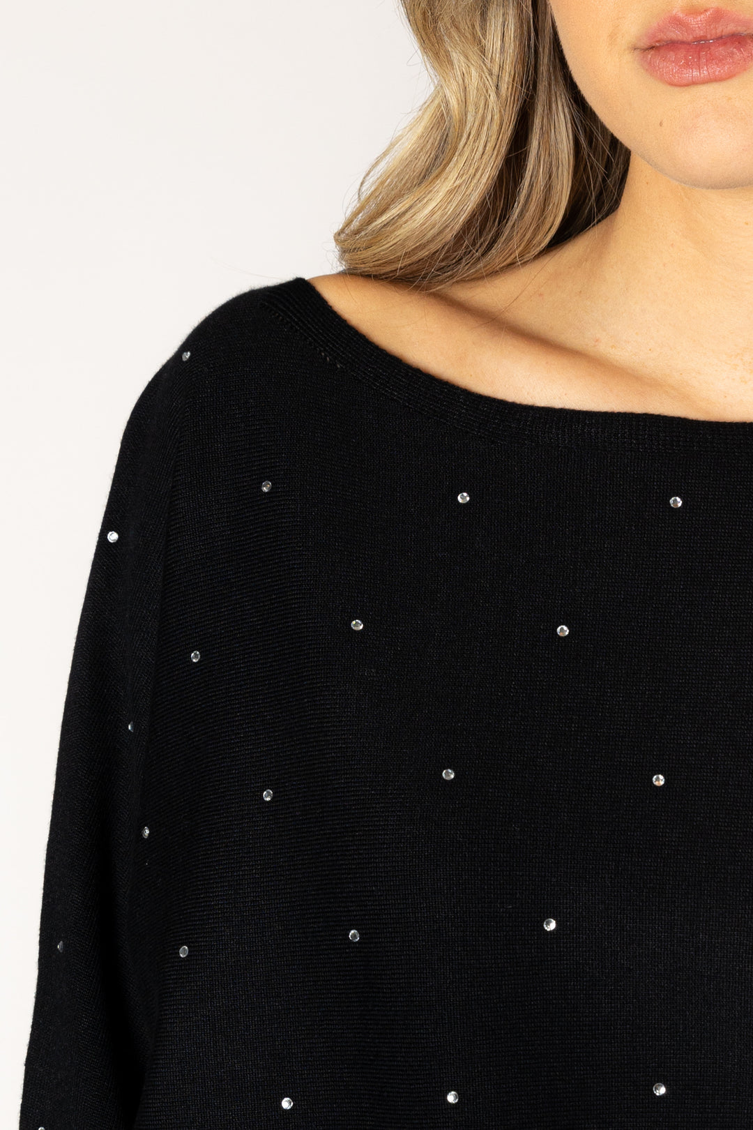 NOBU CRYSAL SWEATER