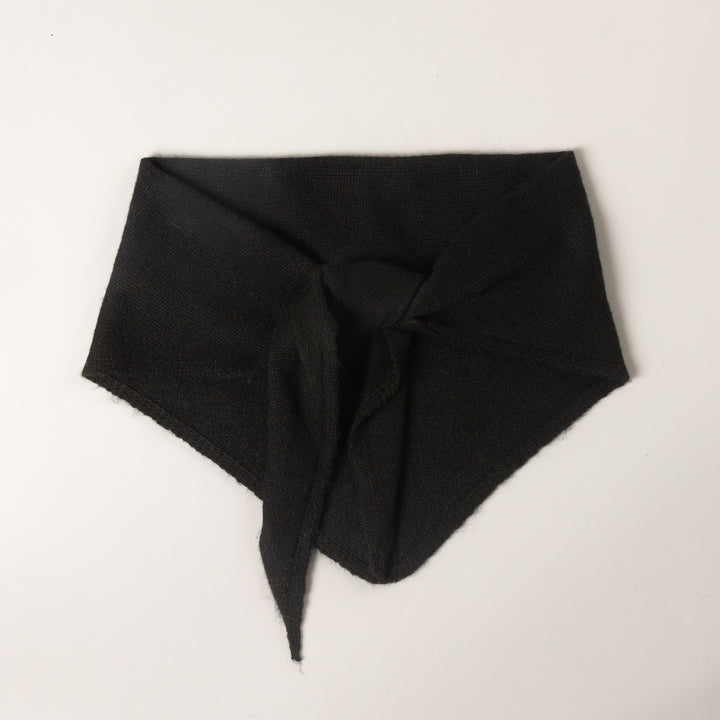 TRIANGLE SCARF