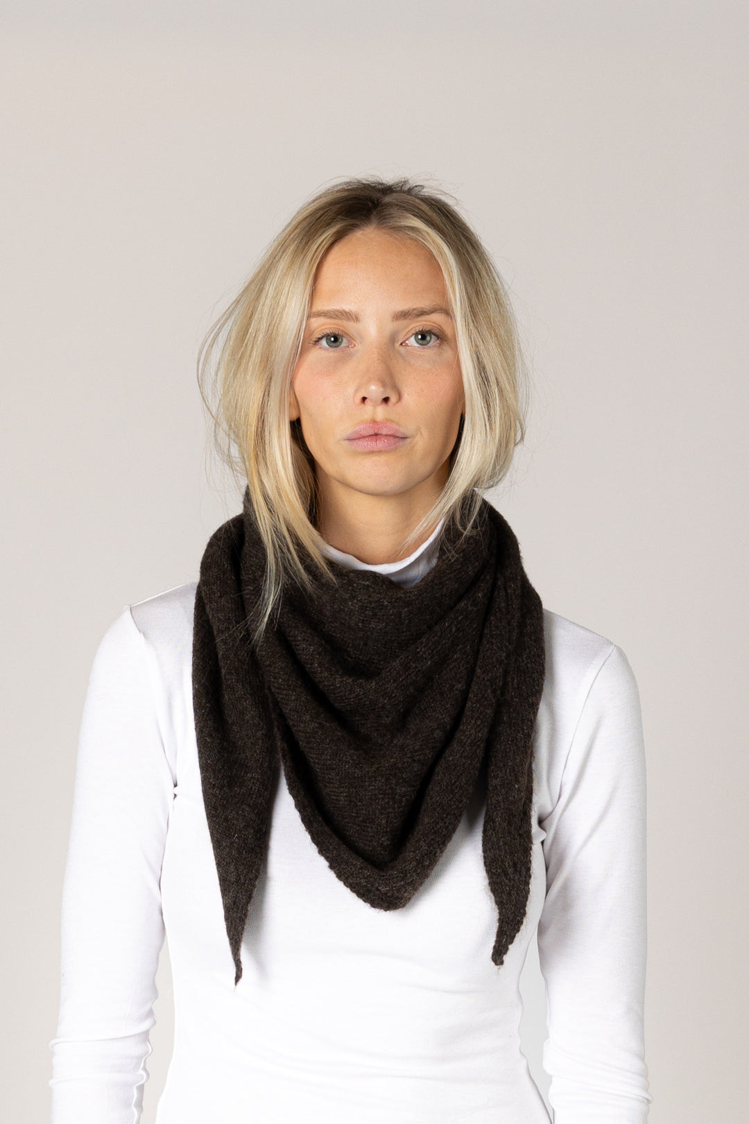 TRIANGLE SCARF