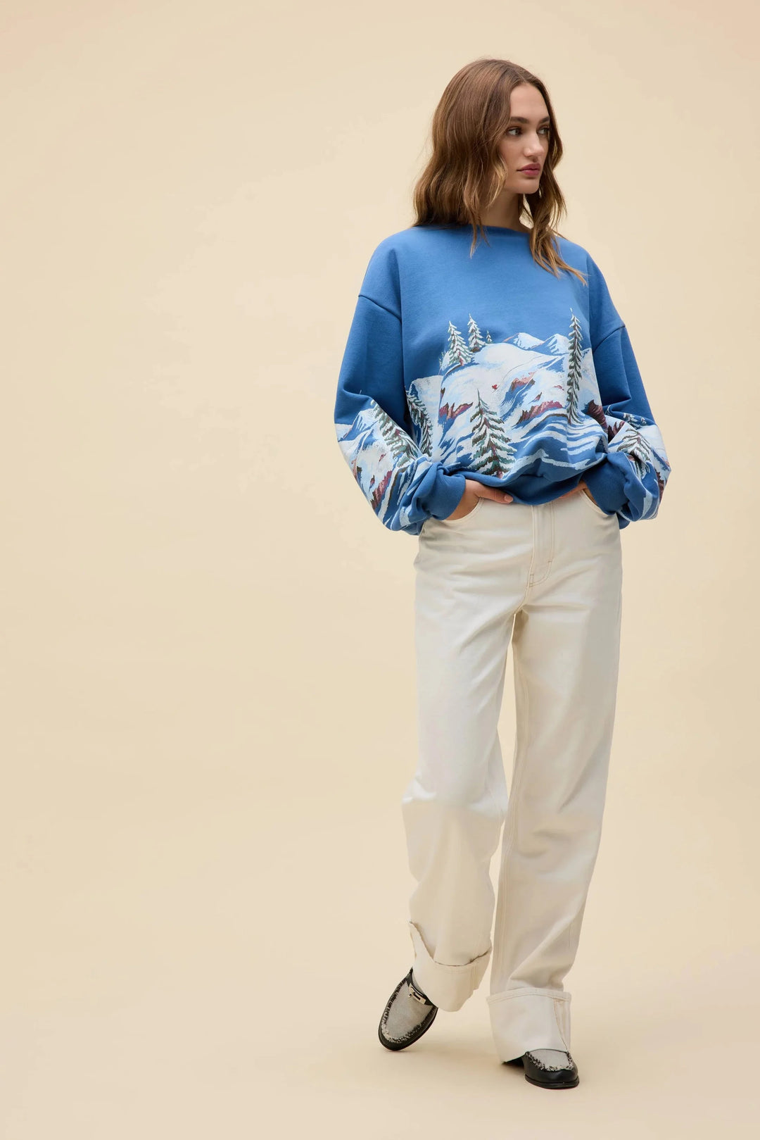 ALPINE SKI SCENE OVERSIZED CREW SWEATER DAYDREAMER 