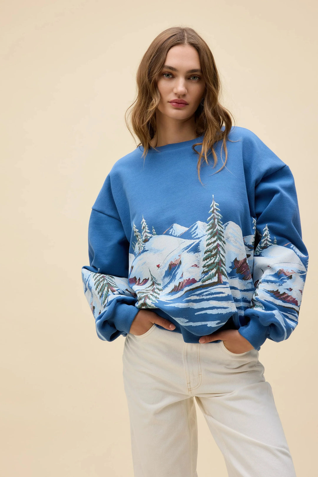 ALPINE SKI SCENE OVERSIZED CREW SWEATER DAYDREAMER 