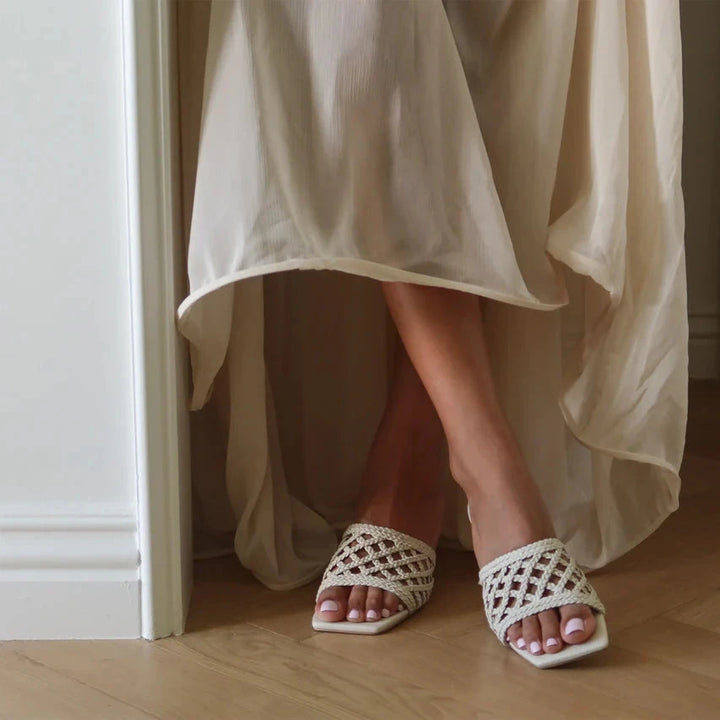 BOWEN HEELS DOLCE VITA 