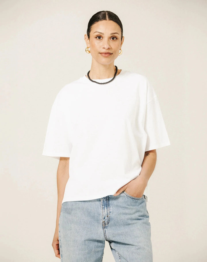 BOXY TEE T-Shirt BRUNETTE THE LABEL XS/S WHITE 