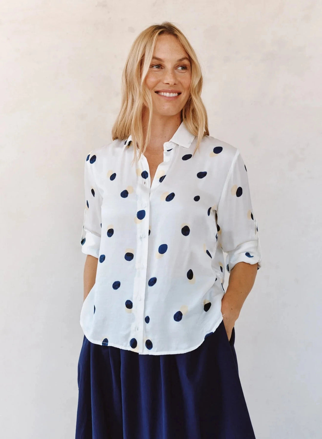 CLEAN SPLIT BACK BUTTON DOWN SHIRT TOP BELLA DAHL 