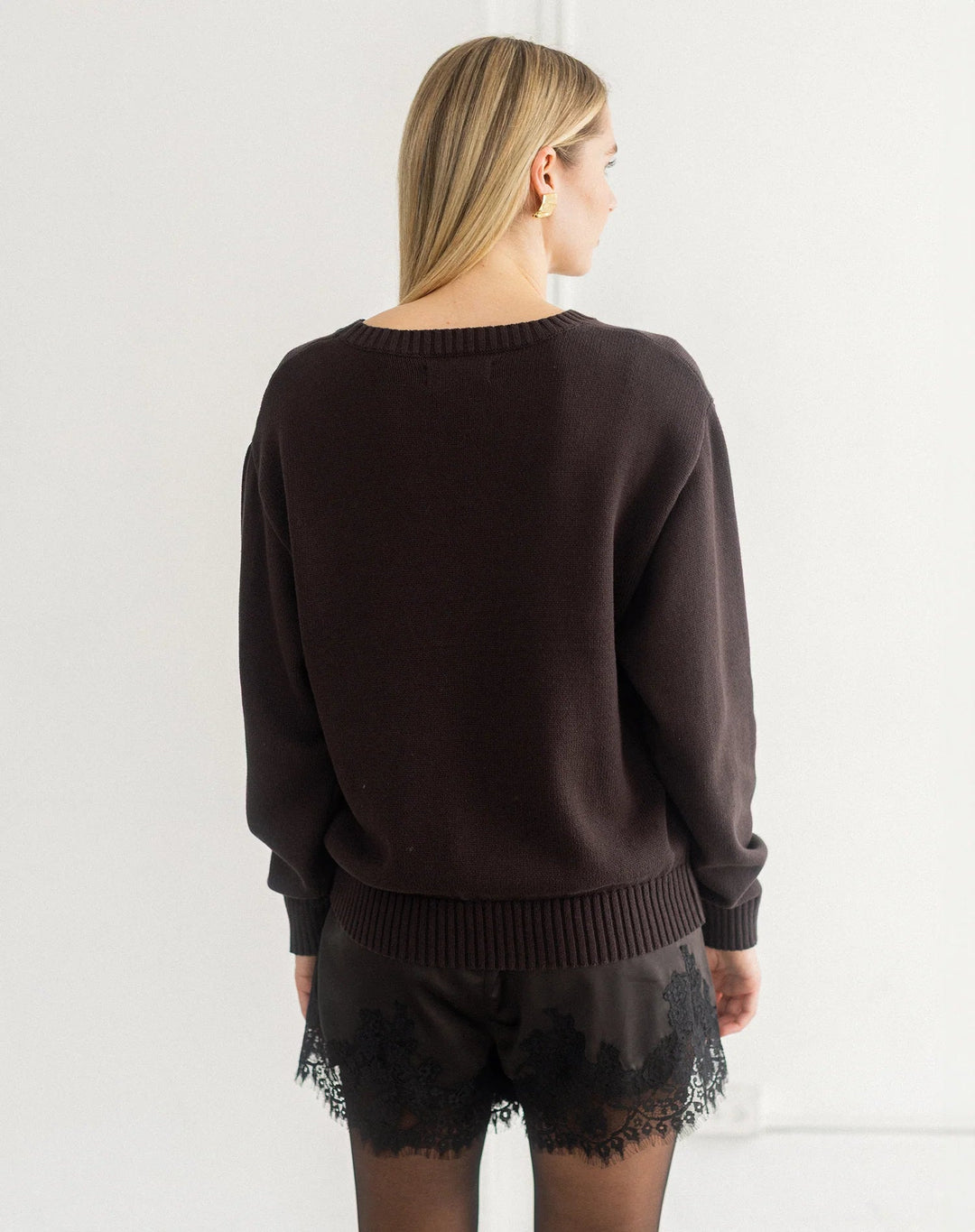 ELLE KNIT SWEATER BRUNETTE THE LABEL 