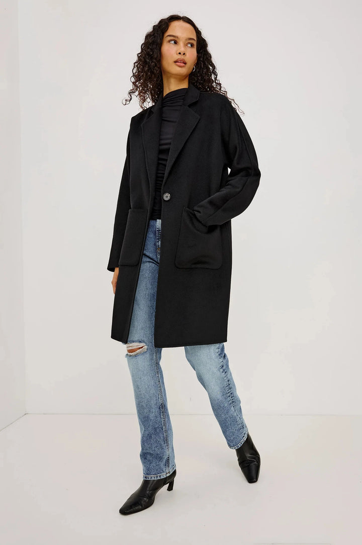 EVEREST COAT COAT RAILS 