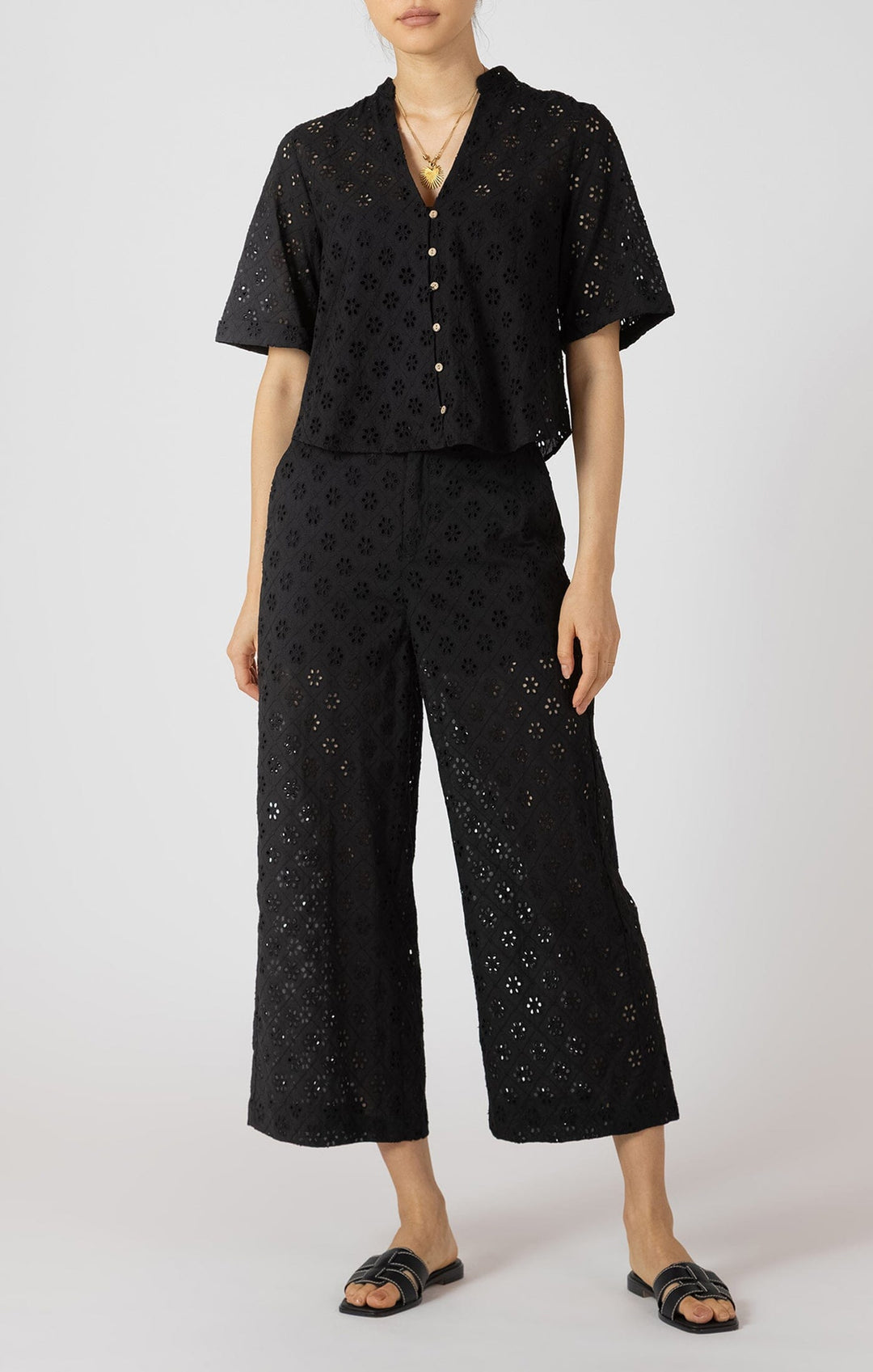 GEORGIE TOP TOP BLACK TAPE 