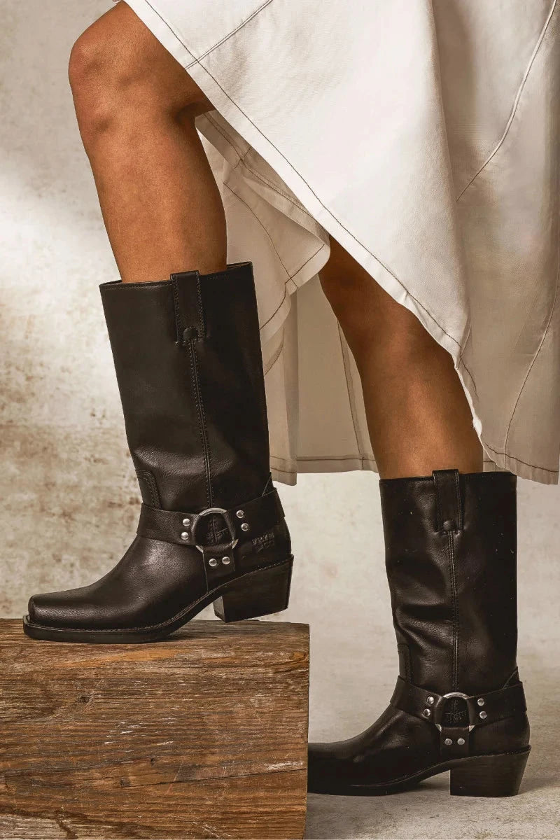LORRIE BOOTS FRYE & CO 