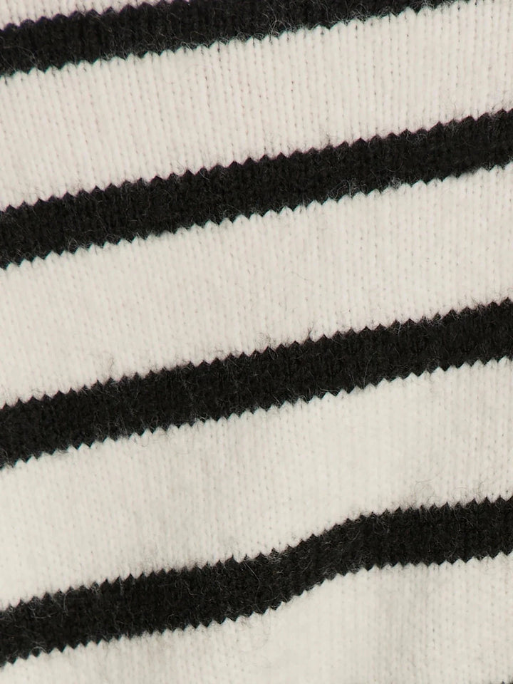MUST HAVE CARDI SWEATER SANCTUARY 