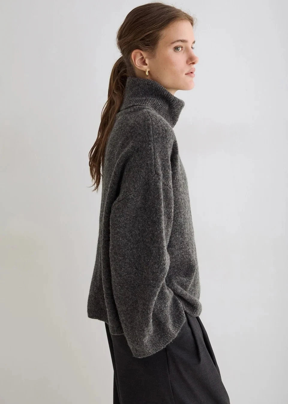 OVERSIZED TURTLENECK SWEATER SWEATER YERSE 