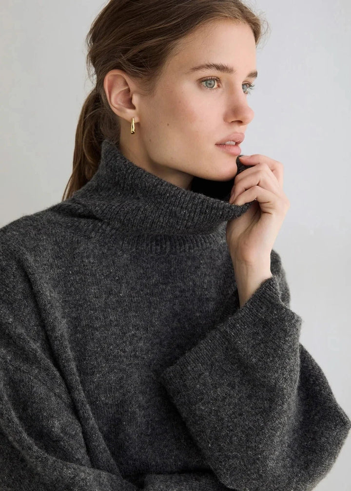 OVERSIZED TURTLENECK SWEATER SWEATER YERSE 