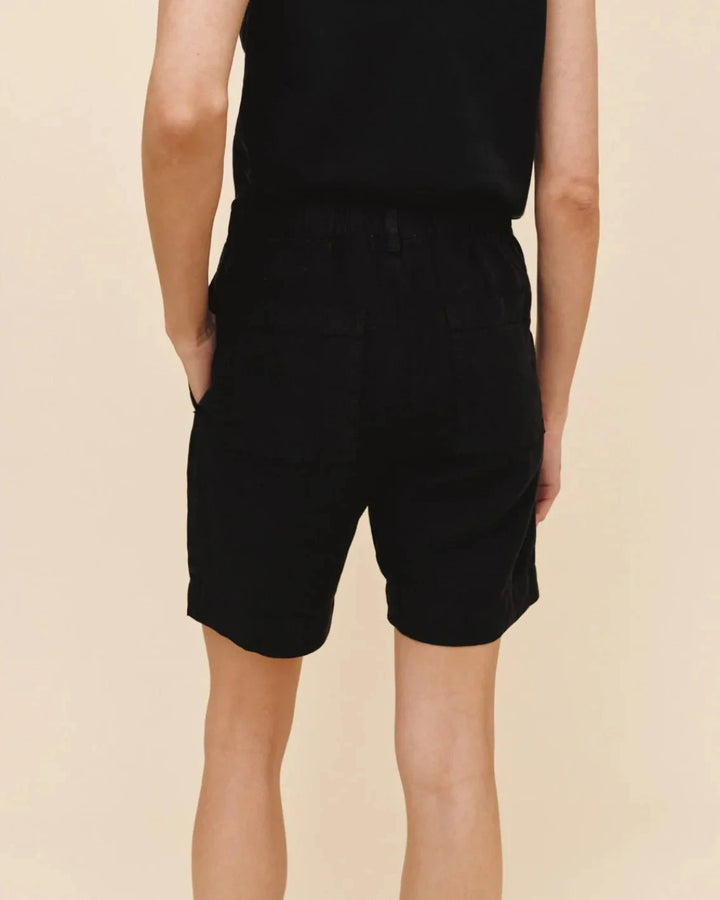 PLEATED BERMUDA SHORT SHORTS BELLA DAHL 