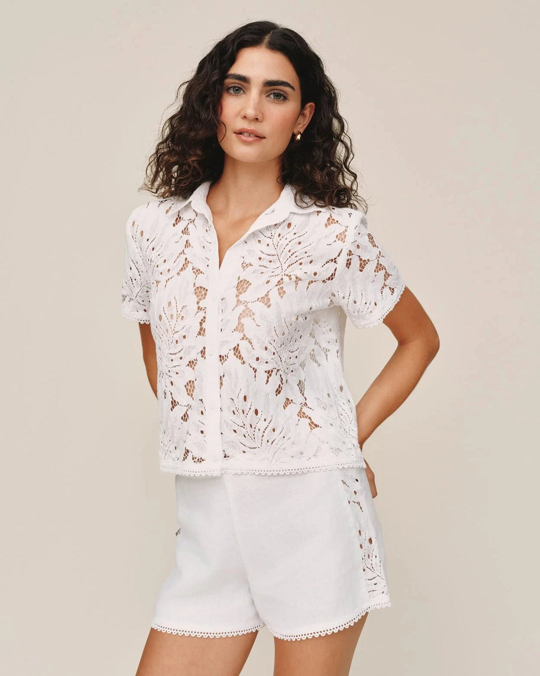 SHORT SLEEVE BUTTON DOWN TOP BELLA DAHL 