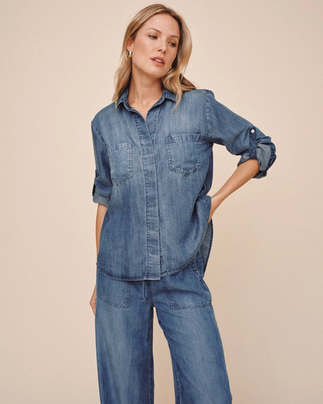 SPLIT BACK BUTTON DOWN