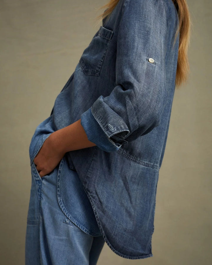 SPLIT BACK BUTTON DOWN