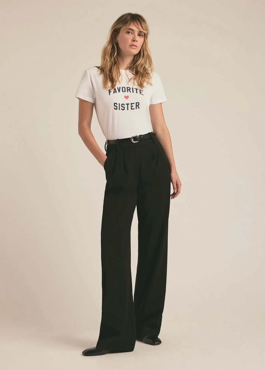 THE FAVORITE SISTER TEE T-Shirt FAVORITE DAUGHTER 