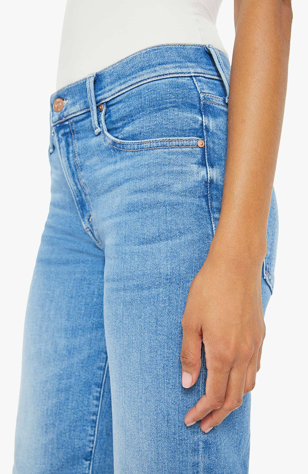 THE MID RISE RAMBLER ZIP ANKLE - OUT OF THE BLUE Denim Mother 