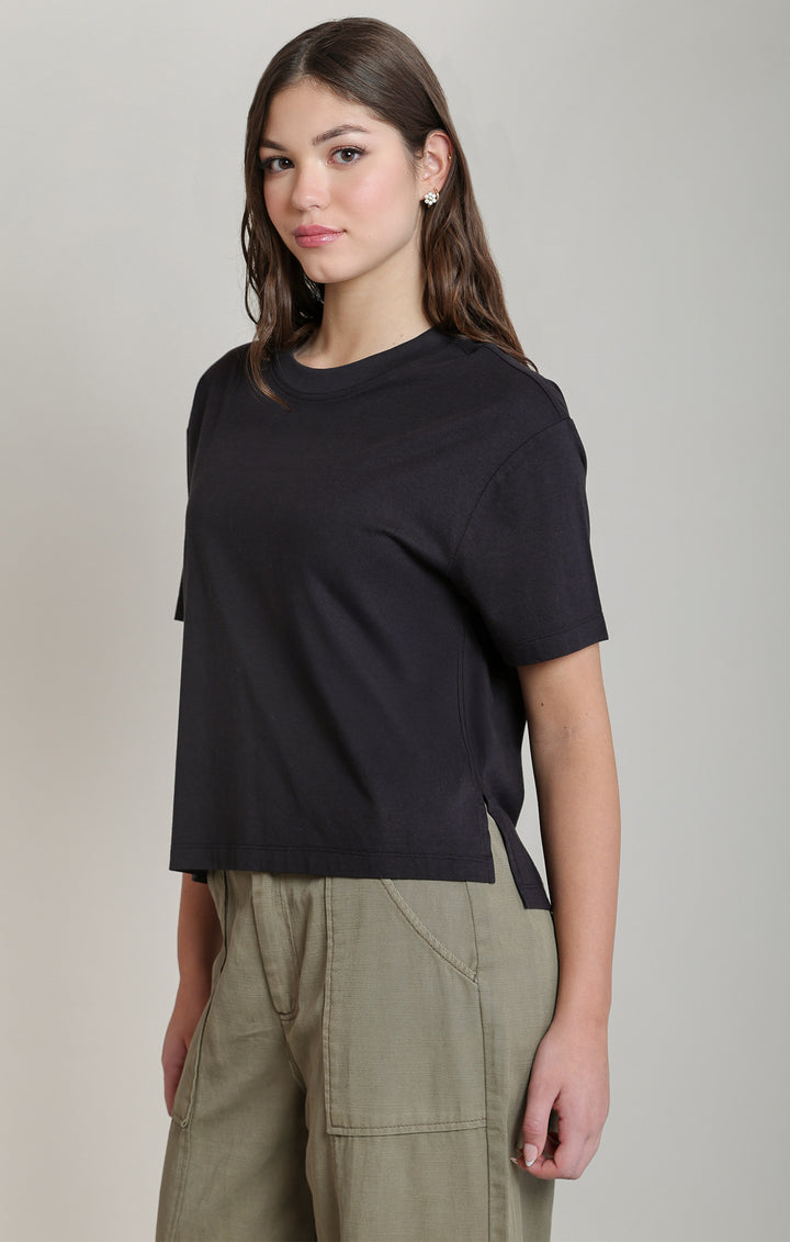 BASIC T-SHIRT