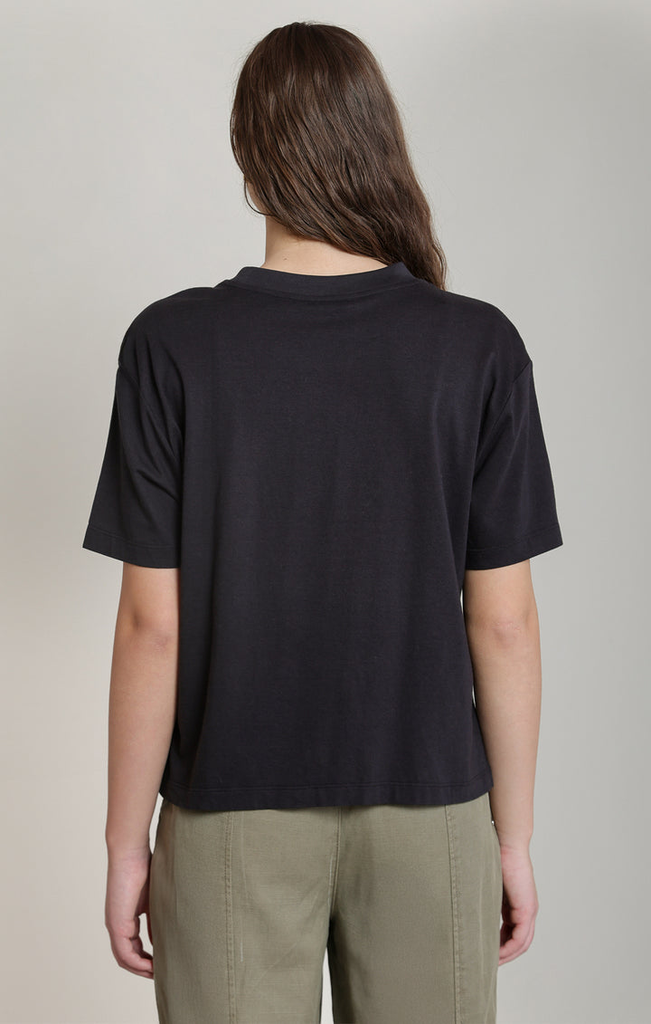 BASIC T-SHIRT