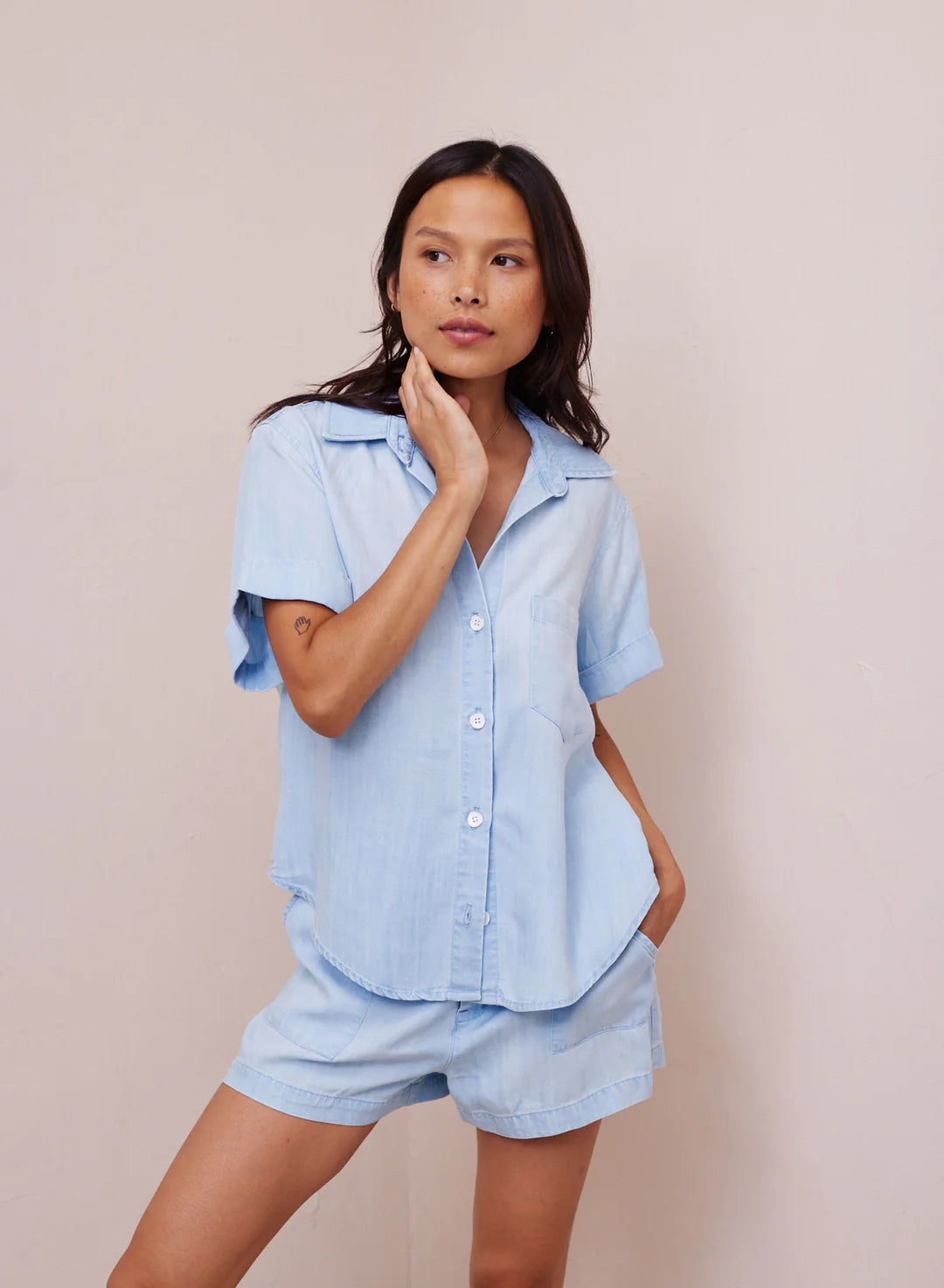 Bella Dahl SHORT SLEEVE POCKET BUTTON DOWN Bella Maas Boutique